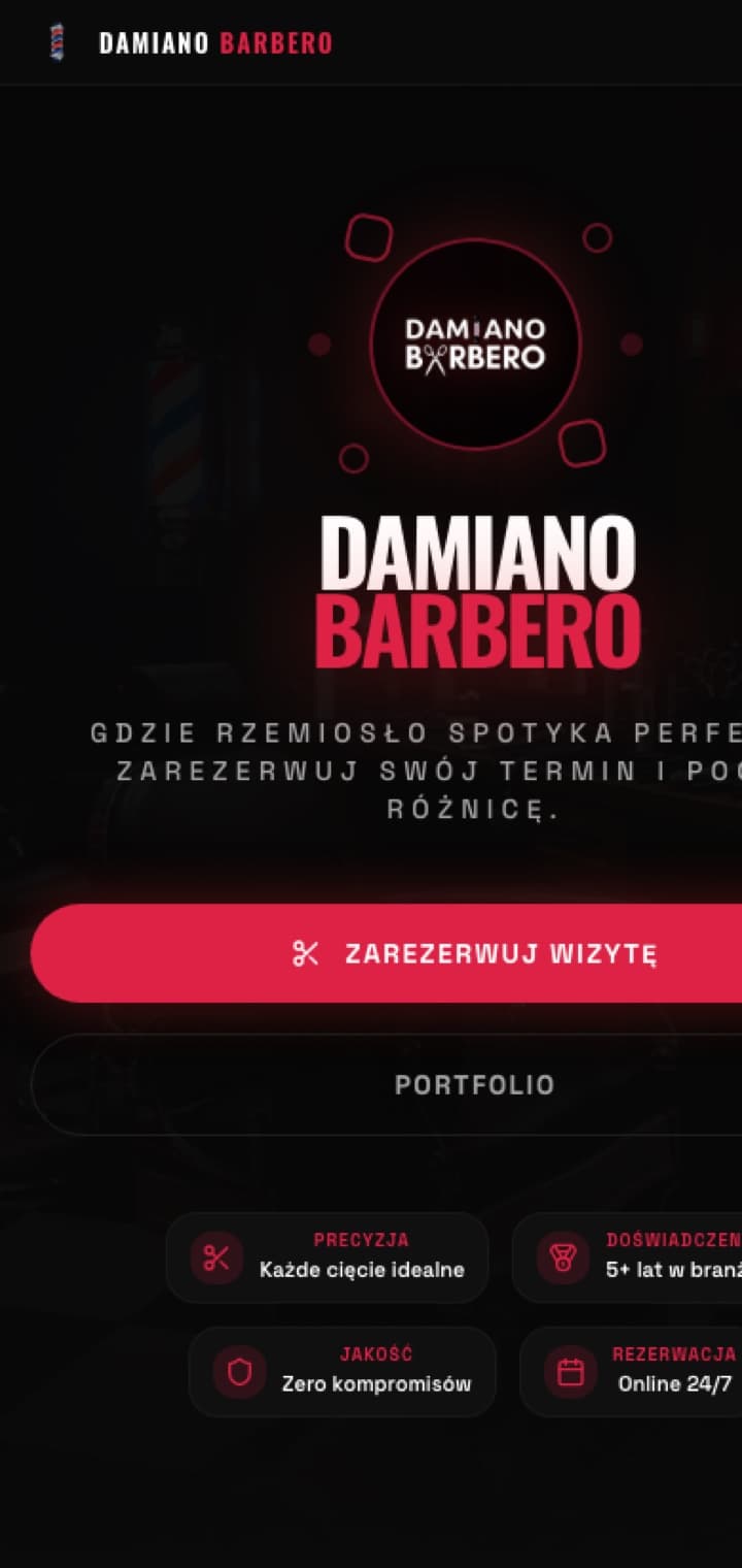 Ta sama strona na ekranie telefonu: górny pasek z nazwą salonu, pod nim okrągły znak z nożycami, nazwa w dwóch wierszach i hasło o rezerwacji, przycisk Zarezerwuj wizytę na całą szerokość, pod nim Portfolio, a cztery plakietki salonu zwinięte z boków kadru w siatkę dwa na dwa.